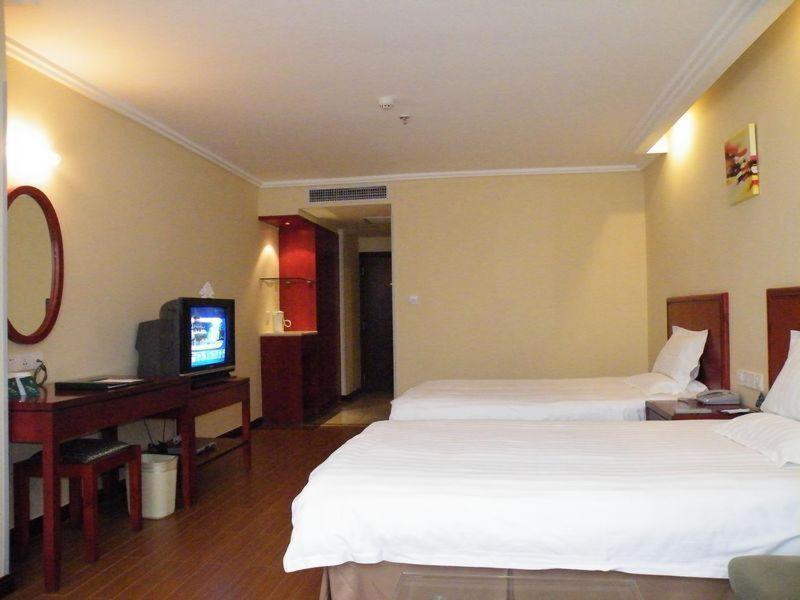 Greentree Inn Guiyang Penshuichi Business Hotel Room photo